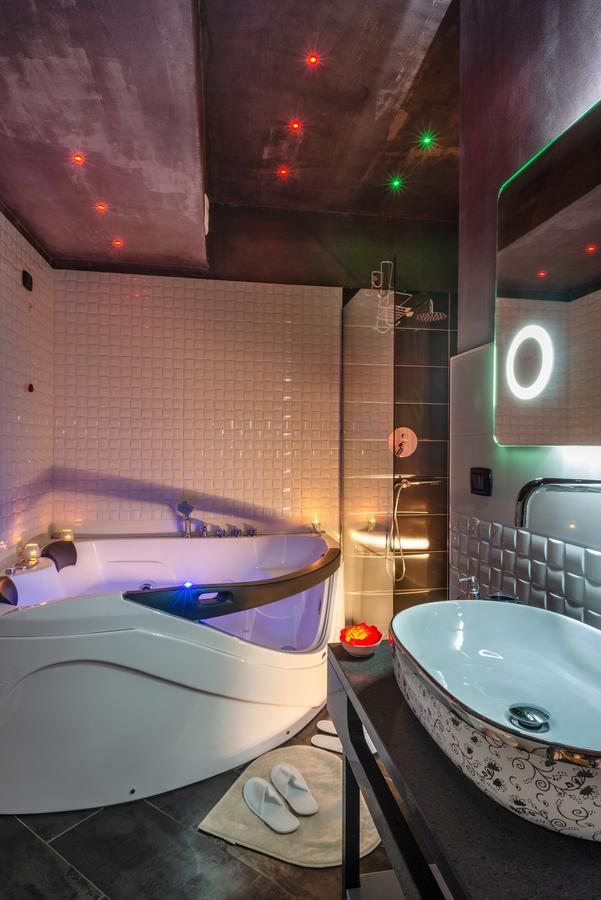 Domus Salento & Con Parcheggio Privato In Loco 4* Lecce