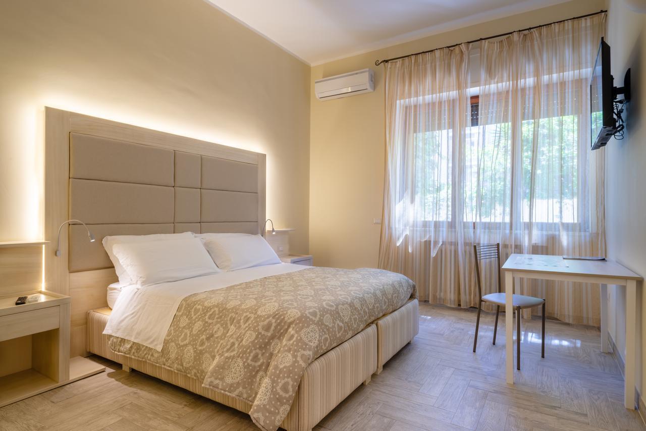 Domus Salento & Con Parcheggio Privato In Loco 4* Lecce